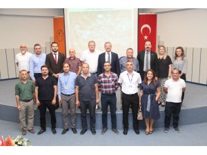 Sanayicilere ticaret hukuku anlatıldı