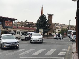 Meyve suyu içmek için aracını yol ortasına park eden sürücü gözaltına alındı