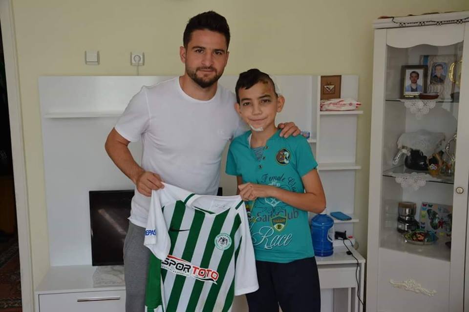 Ömer Ali Şahiner'den alkışlanacak davranış