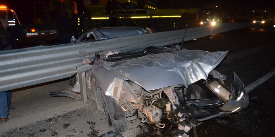 Konya'da otomobil bariyere çarptı: 1 ölü, 1 yaralı