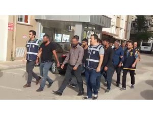 Polislerle çatışmaya giren 22 kişiden 3’ü tutuklandı