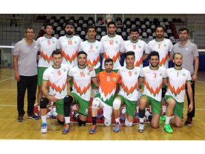 Büyükşehir voleybolda sezona yenilgiyle başladı