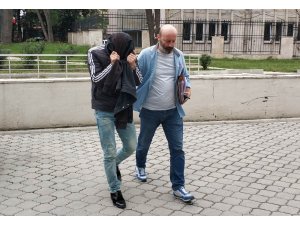 Hırsızlık yaptıkları iş yerlerinin güvenlik kamerası kayıt cihazını da çaldılar