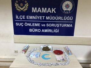 Okul çevrelerindeki uyuşturucu satıcılarına operasyon: 3 tutuklama