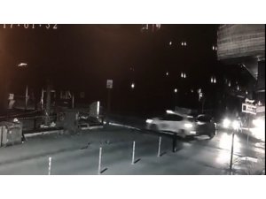 Kontrolsüz kavşakta kaza