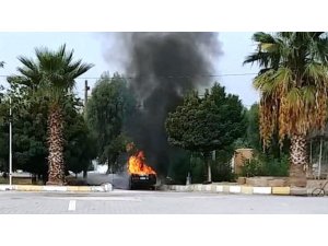 Otomobilin alev alev yandığı anlar kamerada