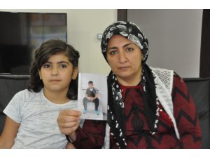 Sokak sokak oğlunu arıyor