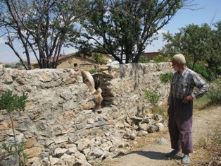 Hırsızlar köylülerden kaçamadı