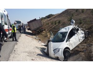Kamyon ile otomobil çarpıştı; 2 yaralı