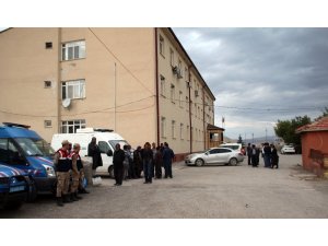 Tırın altında kalan Sanem hayatını kaybetti