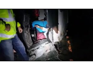 Kuzey Marmara Otoyolu’nda hafriyat kamyonu yoldan uçtu: 1 yaralı