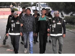 Çeşme’de 67 göçmeni kaçırmak isteyen iki Suriyeli tutuklandı