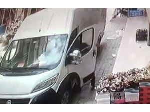 Cep telefonu hırsızlığı kameraya yansıdı