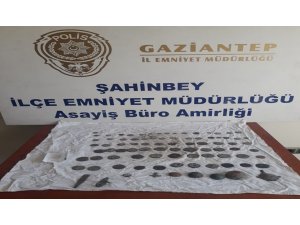Uyuşturucu operasyonunda çok sayıda tarihi eser ele geçirildi