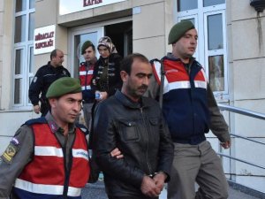 Öldürüp cesedi başında ağlamış