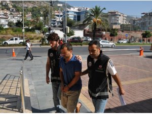 Alanya’da 2 bin 830 adet gümrük kaçağı elektronik eşya ele geçirildi