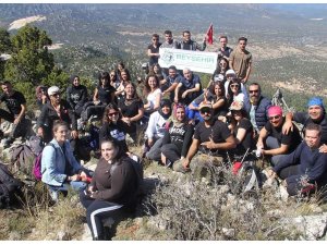 Şehitler anısına Ekinlik Dağı'na tırmandılar