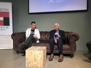 "Kendinizi yenilemezseniz, dünyaya ayak uydurmazsanız"