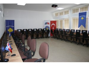 Türk askerinden Kosova'da eğitime destek