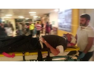 Kamyonet ile motosiklet çarpıştı: 1 yaralı