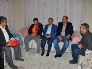 Akkaya'dan sürpriz doğum günü kutlaması