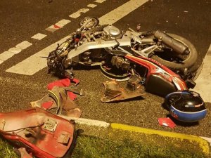 Motosiklet ile otomobil çarpıştı: 1 yaralı