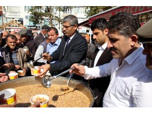 Suşehri'nde aşure ikramı