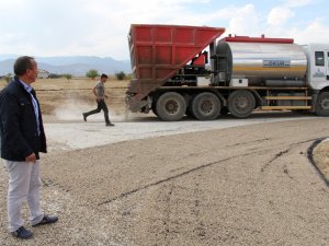 Yalıhüyük'te yol yapım çalışmaları