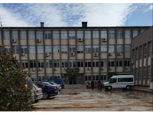 Eşini 18 yerinden bıçaklayan müdüre 2 yıl aradan sonra 13 yıl ceza