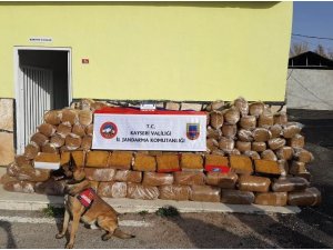 Jandarma 6 ton kaçak tütün ele geçirdi