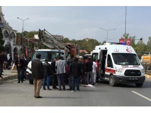 Kamyonet yayaya çarptı: 1 yaralı