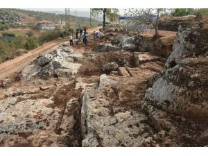 Roma dönemi kaya mezarlarında kazı çalışmaları