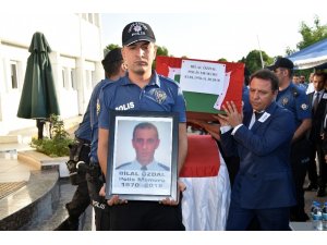 Aort damarı yırtılması sonucu hayatını kaybeden polis memleketine uğurlandı
