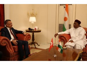 Cumhurbaşkanı Yardımcısı Oktay Ekvator Ginesi'nde