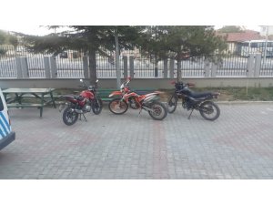 Ankara’dan çaldığı motosikletleri Bolvadin’de satarken yakalandı