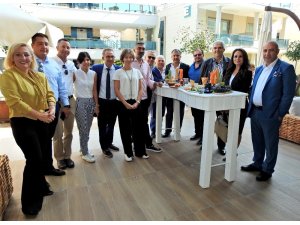 Çeşmeli turizmciler sezonu değerlendirdi