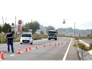 Manisa’da jandarmadan helikopter destekli trafik denetimi