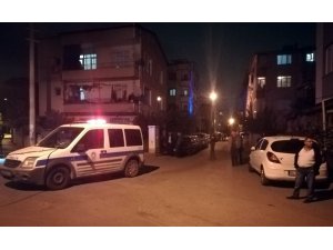 Çocukluk arkadaşını sokak ortasında silahla öldürdü