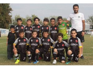 Van Altay Futbol Okulu finalde