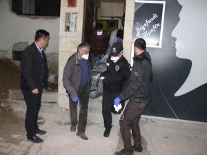 Mühürlenen binada erkek cesedi bulundu