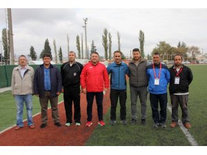 Arıcıoğlu, amatör maçları izledi