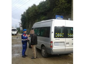 Giresun’da alkollü öğrenci servisi sürücüsü jandarmaya yakalandı