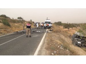 Otomobillerin çarpıştığı kazada karayolu savaş alanına döndü: 2 ölü, 5 yaralı