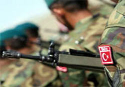 Komutanından korkan asker bakın ne yaptı