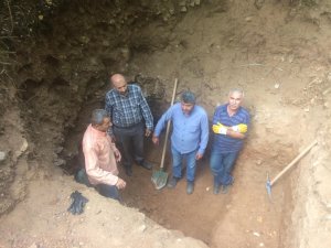 Kazdıkları çukurda yakalandılar