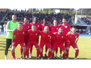Manavgat Belediyespor liderlik koltuğunu bırakmadı