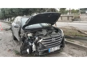 Samsun’da karşı şeride geçen tır otomobile çarptı: 4 yaralı