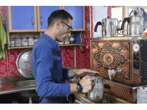 Patron yüzde 25 indirime gitti, çırak bir aylık maaşını bağışladı