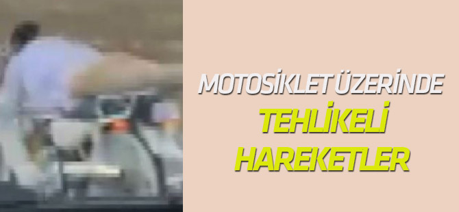 Motosiklet Üzerinde Tehlikeye Rağmen Akrobasi Hareketler Yaptı