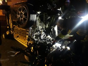 2.90 promil alkollü sürücü parçalanan otomobilden sağ çıktı